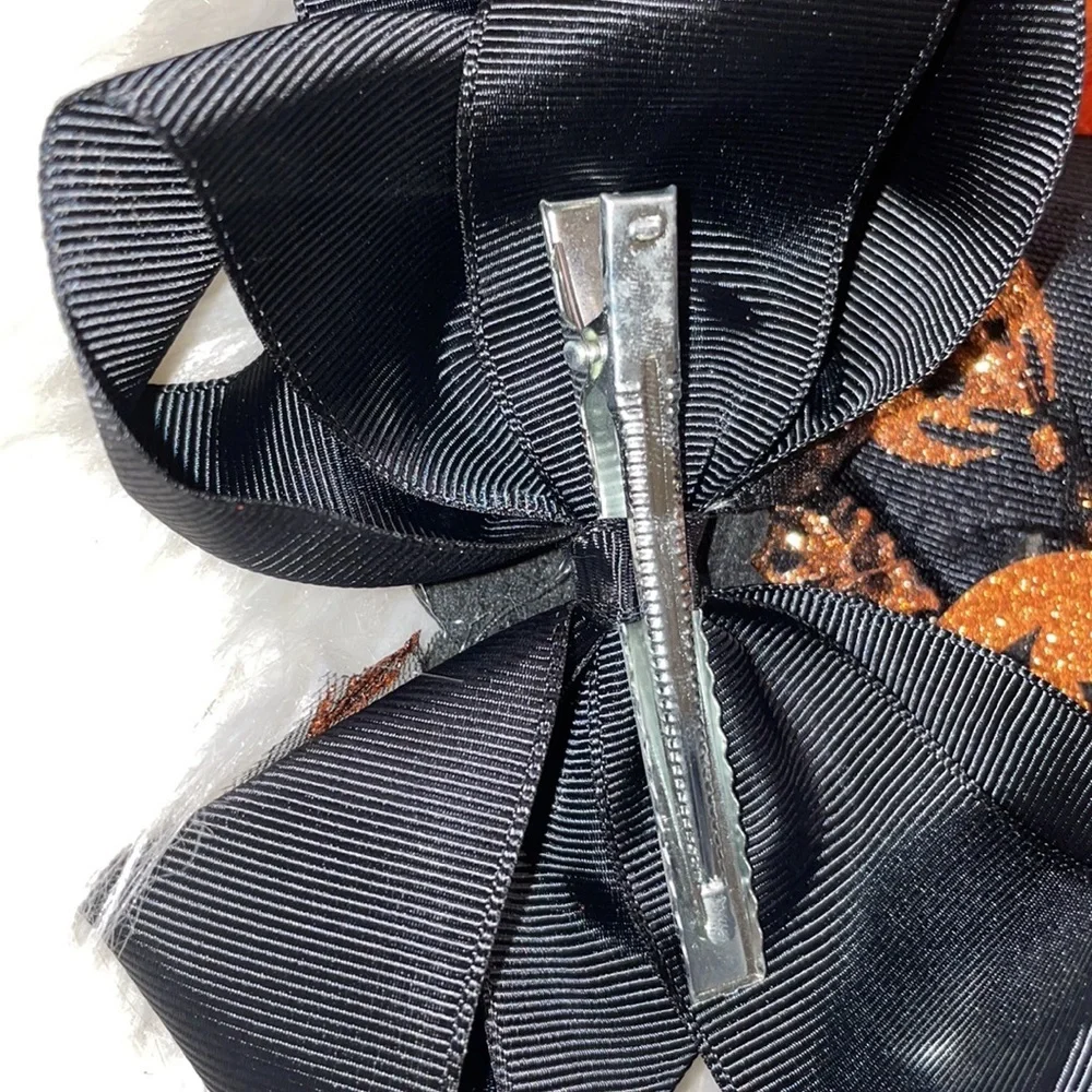 Bundle of 8 Halloween‎ bows!
